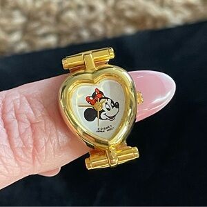 RARE VINTAGE JAPAN MOVT DISNEY MINNIE MOUSE HEART SHAPED GOLD RING WATCH